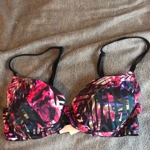 Victoria’s Secret T-shirt bra